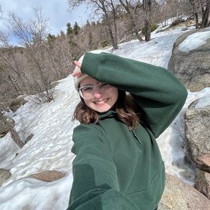 Meet your Posher, Cayla